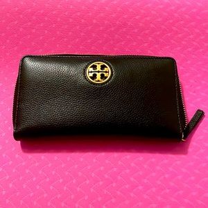 Tory Burch Leather Zip Wallet